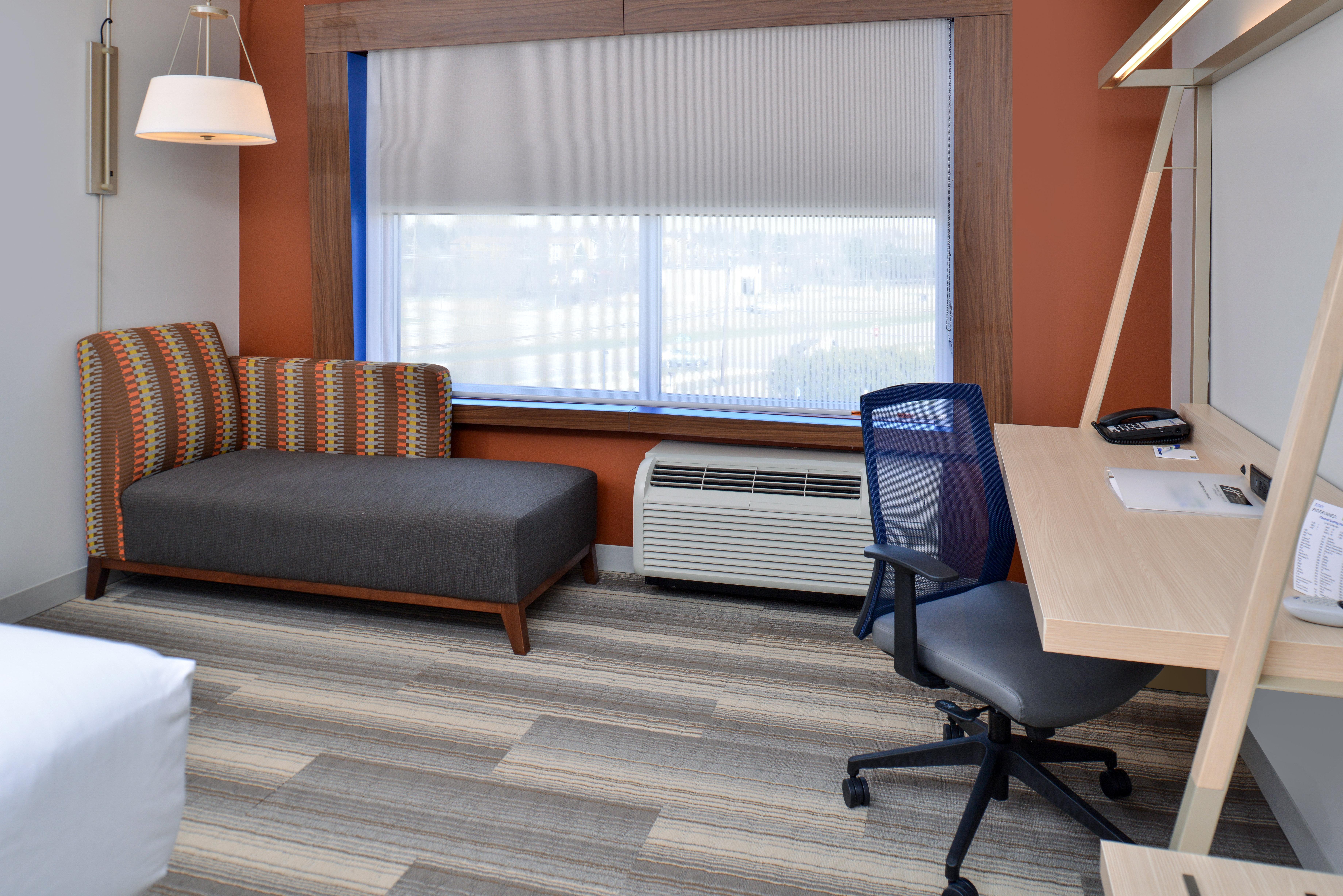 Holiday Inn Express & Suites - Brighton South - Us 23 By Ihg Exterior foto