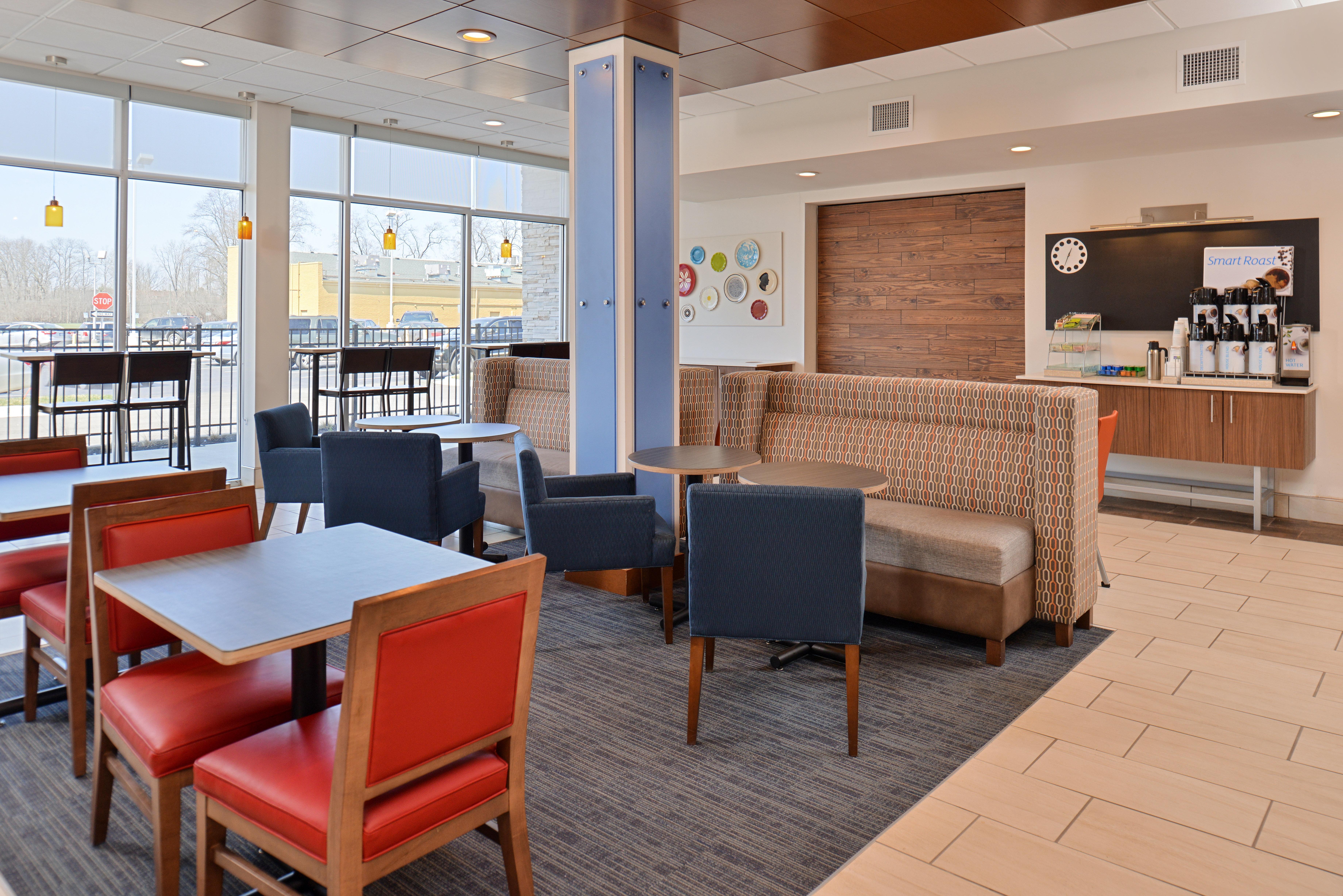 Holiday Inn Express & Suites - Brighton South - Us 23 By Ihg Exterior foto